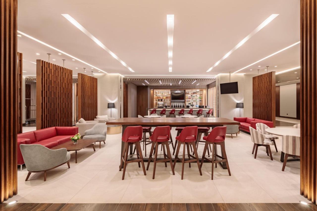 Holiday Inn - Quito Airport By Ihg Tababela Exterior photo The lounge at the airport