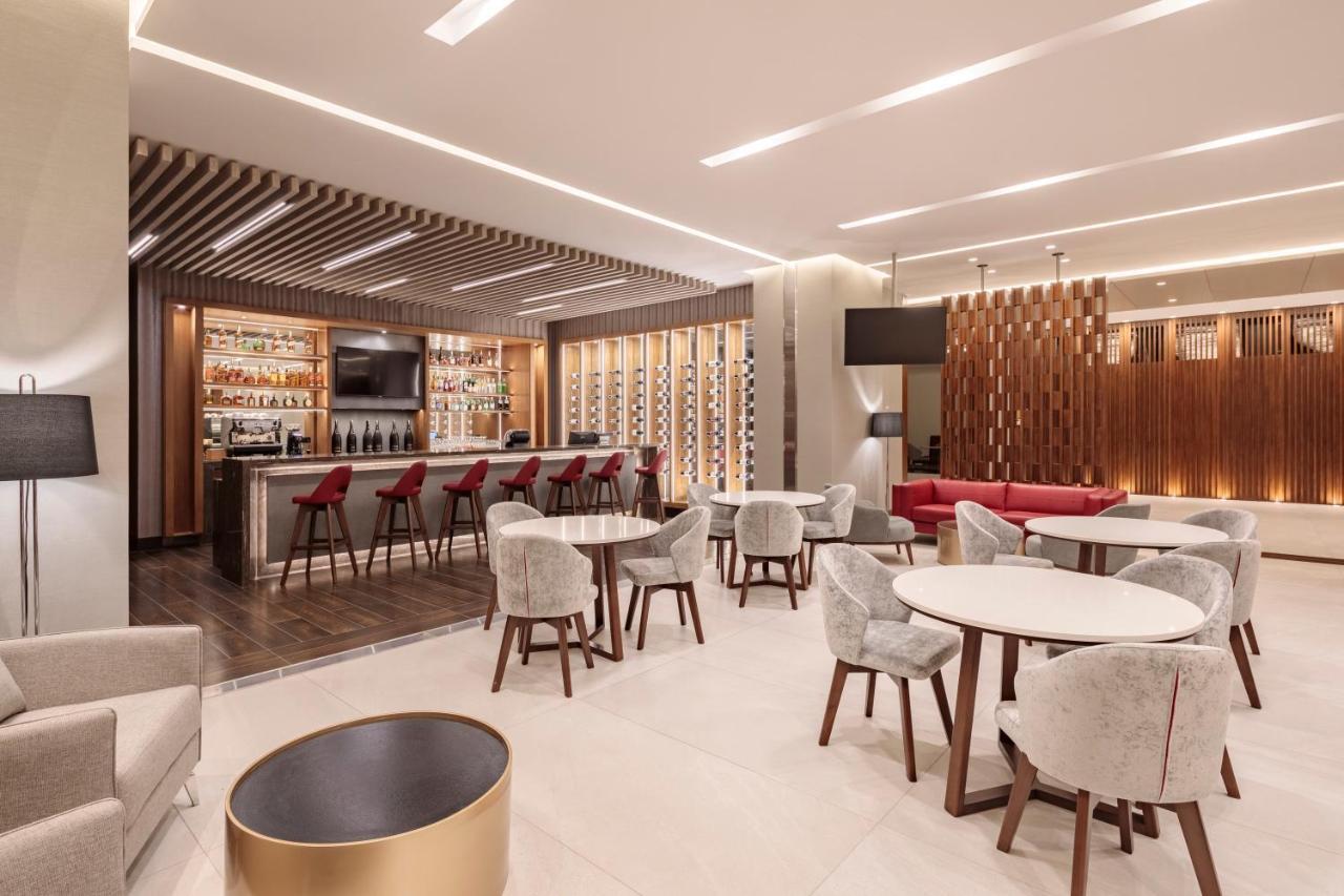 Holiday Inn - Quito Airport By Ihg Tababela Exterior photo The lounge at the airport