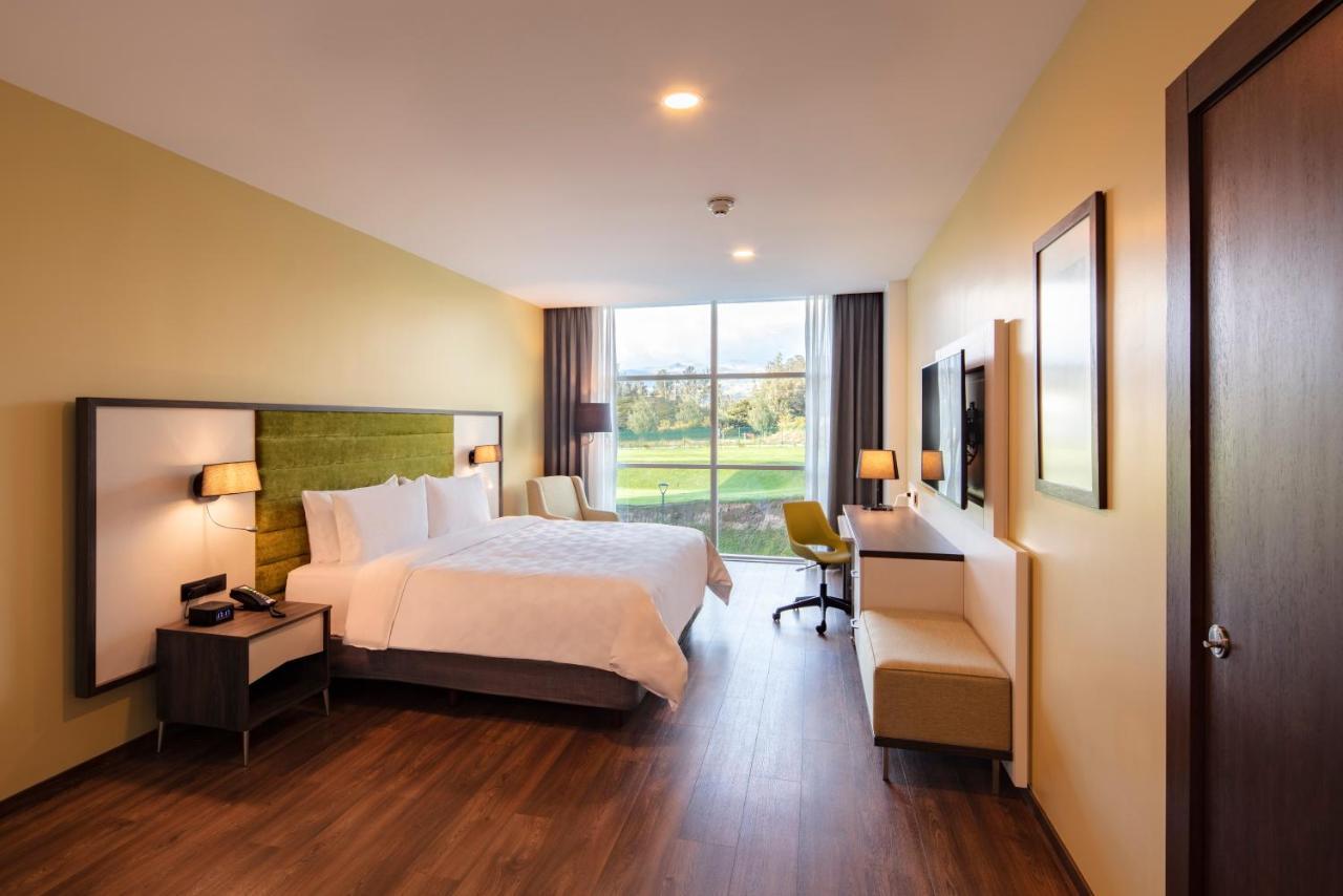 Holiday Inn - Quito Airport By Ihg Tababela Exterior photo A typical room at the hotel