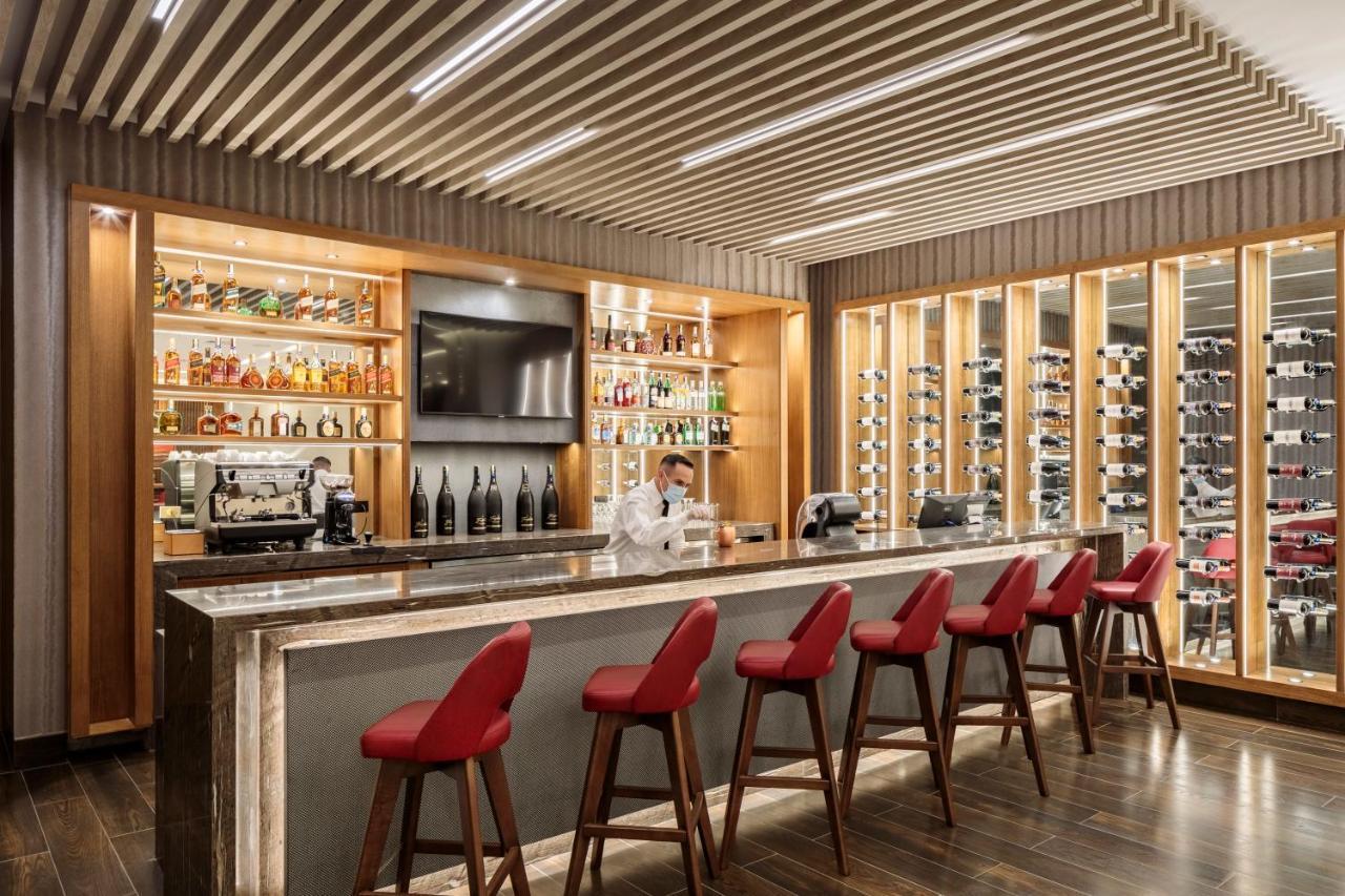 Holiday Inn - Quito Airport By Ihg Tababela Exterior photo The bar at the lounge